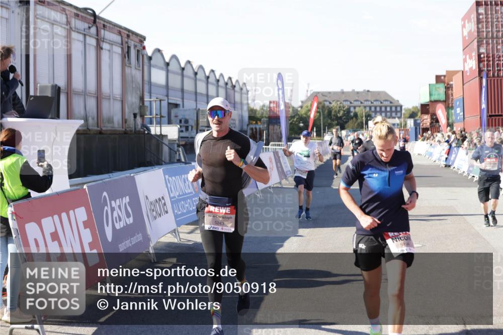 03.10.2025 - Köhlbrandbrückenlauf Jannik Wohlers http://msf.ph/oto/9050918 03.10.2025 13:08:18 Ziel 4307, 4409, 4768, 5243, 5804, 5994, 6021, 6569, 6774, 6824 meine-sportfotos.de