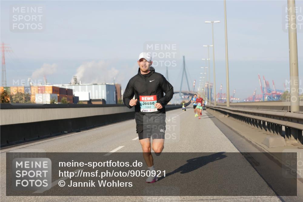 03.10.2025 - Köhlbrandbrückenlauf Jannik Wohlers http://msf.ph/oto/9050921 03.10.2025 09:36:56 Position 3 1062, 247 meine-sportfotos.de