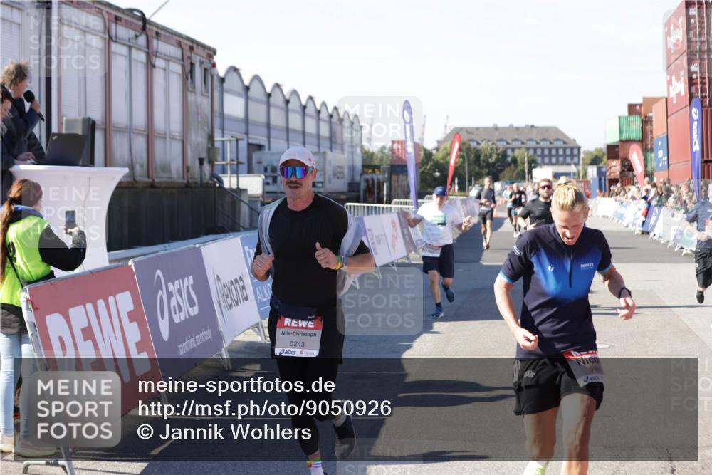 03.10.2025 - Köhlbrandbrückenlauf Jannik Wohlers http://msf.ph/oto/9050926 03.10.2025 13:08:18 Ziel 4307, 4409, 4768, 5243, 5804, 5994, 6021, 6569, 6774, 6824 meine-sportfotos.de