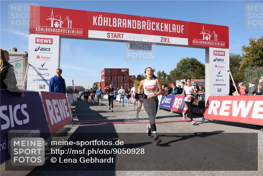 03.10.2025 - Köhlbrandbrückenlauf Lena Gebhardt http://msf.ph/oto/9050928 03.10.2025 13:05:47 Ziel 4066, 4133, 4290, 4296, 4332, 4335, 4336, 4413, 4467, 4564, 4599, 4643, 5676, 5764, 5964, 6281, 6631, 6642, 6786, 6787 meine-sportfotos.de