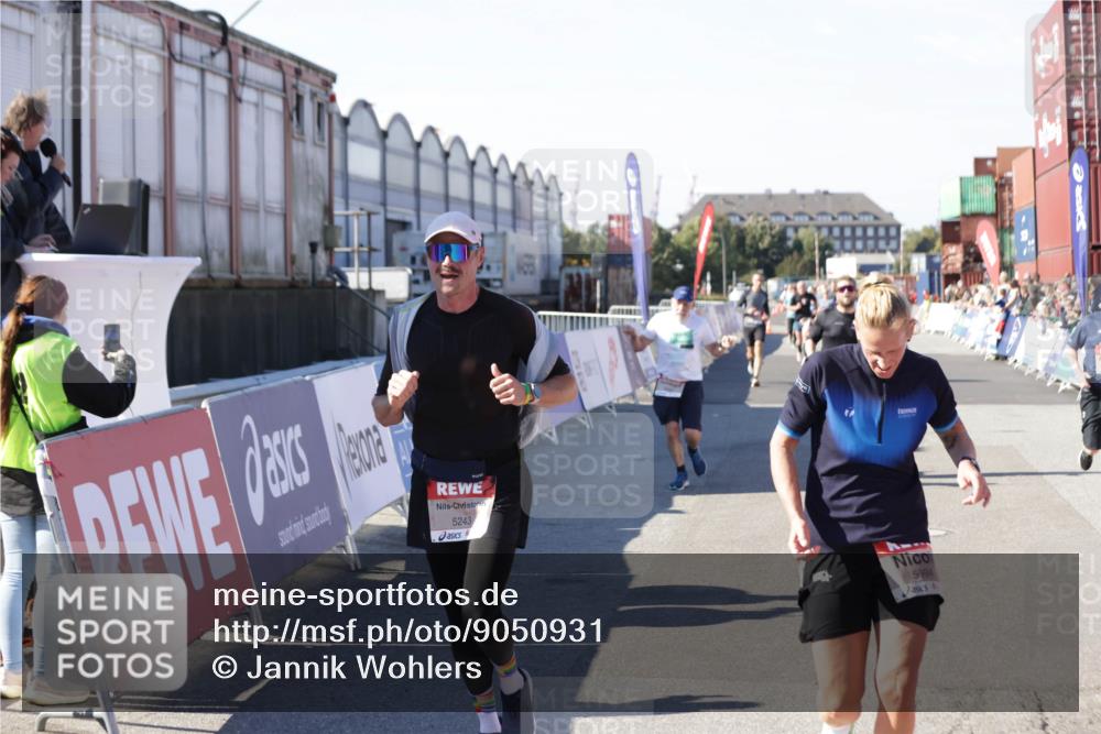 03.10.2025 - Köhlbrandbrückenlauf Jannik Wohlers http://msf.ph/oto/9050931 03.10.2025 13:08:18 Ziel 4307, 4409, 4768, 5243, 5804, 5994, 6021, 6569, 6774, 6824 meine-sportfotos.de