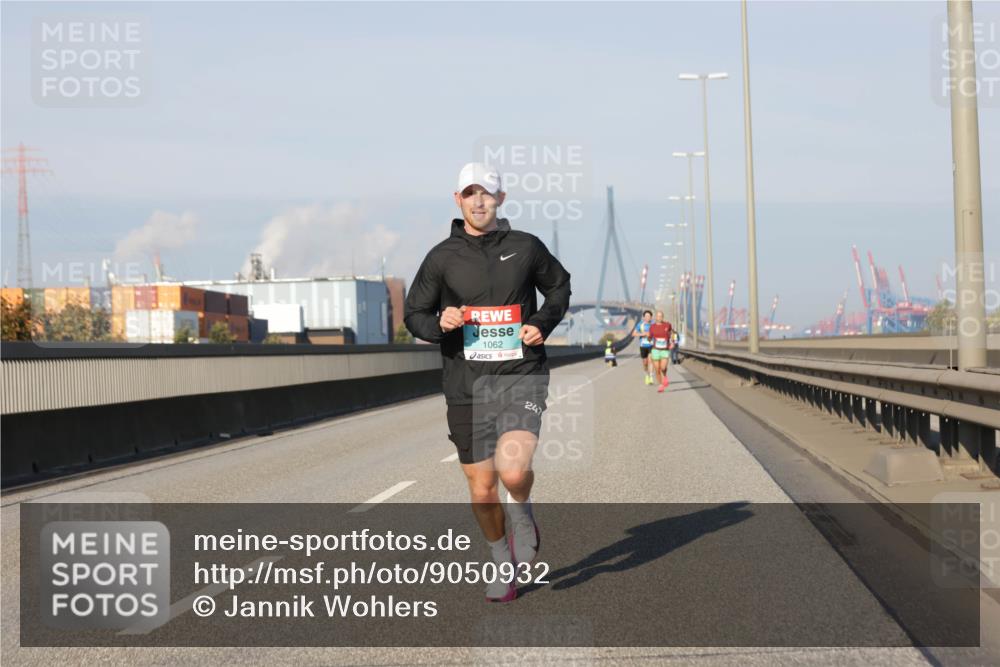 03.10.2025 - Köhlbrandbrückenlauf Jannik Wohlers http://msf.ph/oto/9050932 03.10.2025 09:36:56 Position 3 1062, 247 meine-sportfotos.de