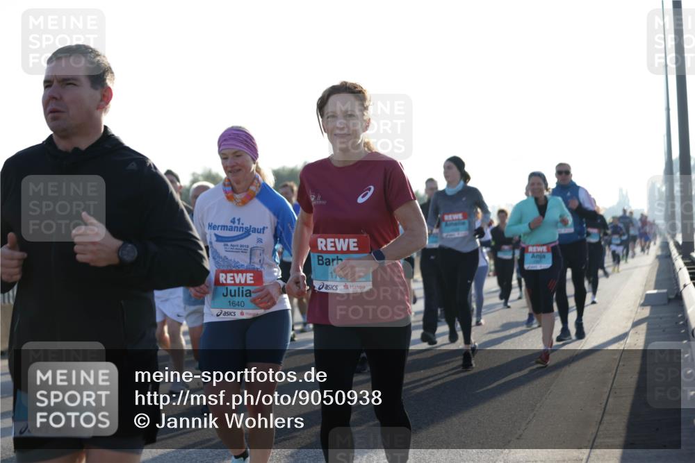 03.10.2025 - Köhlbrandbrückenlauf Jannik Wohlers http://msf.ph/oto/9050938 03.10.2025 09:18:57 Position 3 1492, 41, 1640 meine-sportfotos.de