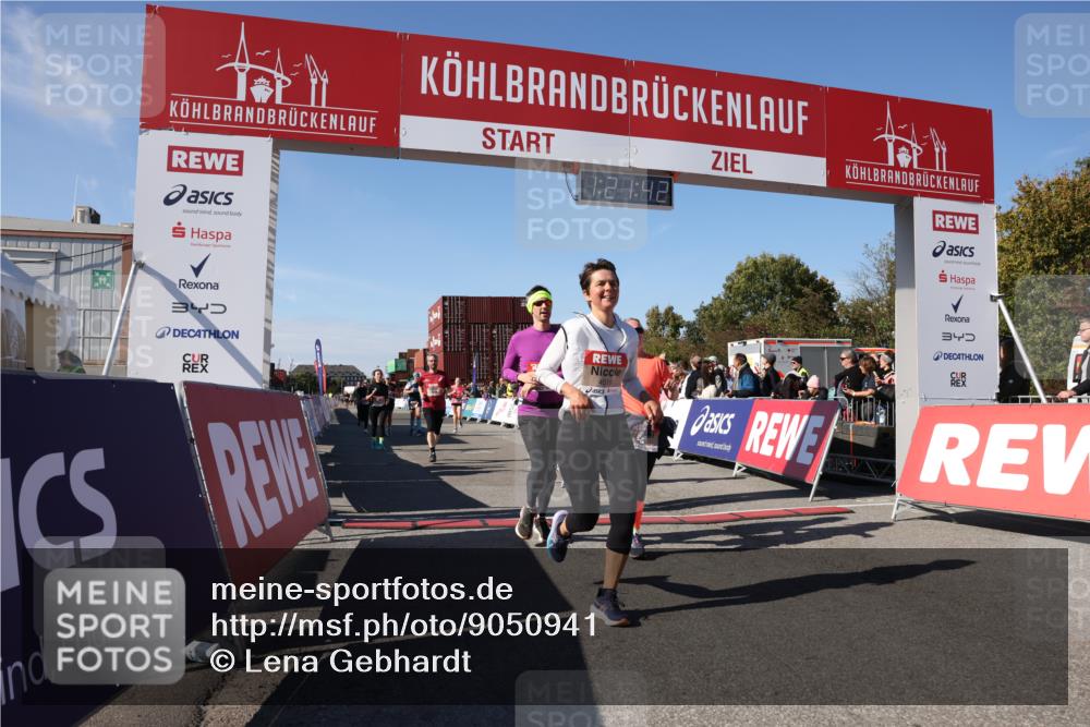 03.10.2025 - Köhlbrandbrückenlauf Lena Gebhardt http://msf.ph/oto/9050941 03.10.2025 13:21:42 Ziel 4064, 4067, 4139, 4367, 4519, 4843, 4913, 4979, 5329, 5345, 5458, 5894, 5895, 5901, 5981, 6132, 6186, 6662 meine-sportfotos.de