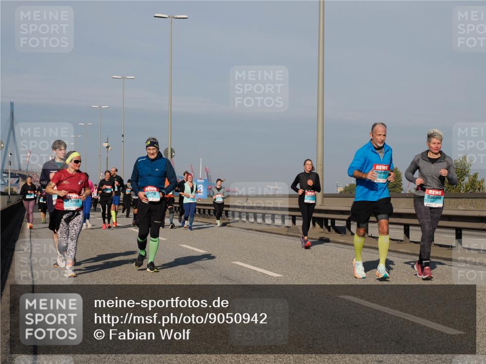 03.10.2025 - Köhlbrandbrückenlauf Fabian Wolf http://msf.ph/oto/9050942 03.10.2025 10:01:33 Position 3 3676, 242 meine-sportfotos.de
