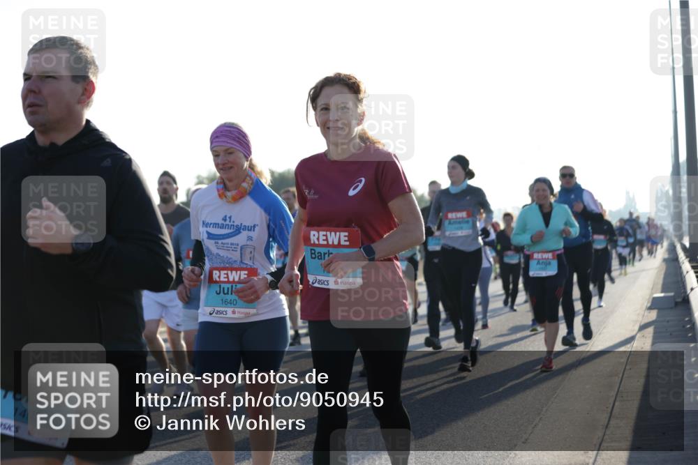 03.10.2025 - Köhlbrandbrückenlauf Jannik Wohlers http://msf.ph/oto/9050945 03.10.2025 09:18:57 Position 3 1492, 41, 29, 2012, 1640 meine-sportfotos.de