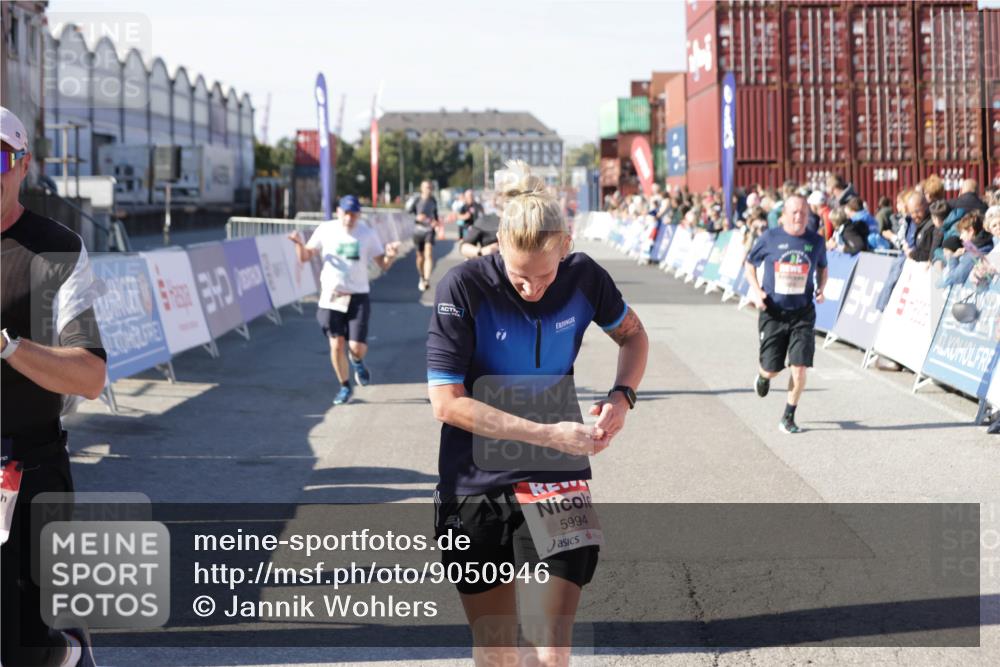 03.10.2025 - Köhlbrandbrückenlauf Jannik Wohlers http://msf.ph/oto/9050946 03.10.2025 13:08:19 Ziel 4307, 4409, 4768, 5243, 5804, 5994, 6021, 6569, 6774, 6824 meine-sportfotos.de