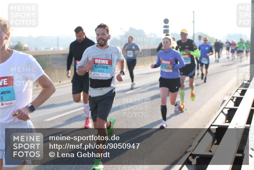 03.10.2025 - Köhlbrandbrückenlauf Lena Gebhardt http://msf.ph/oto/9050947 03.10.2025 09:14:29 Position 1 5, 2933 meine-sportfotos.de