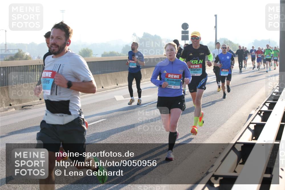 03.10.2025 - Köhlbrandbrückenlauf Lena Gebhardt http://msf.ph/oto/9050956 03.10.2025 09:14:29 Position 1 3704, 1055 meine-sportfotos.de