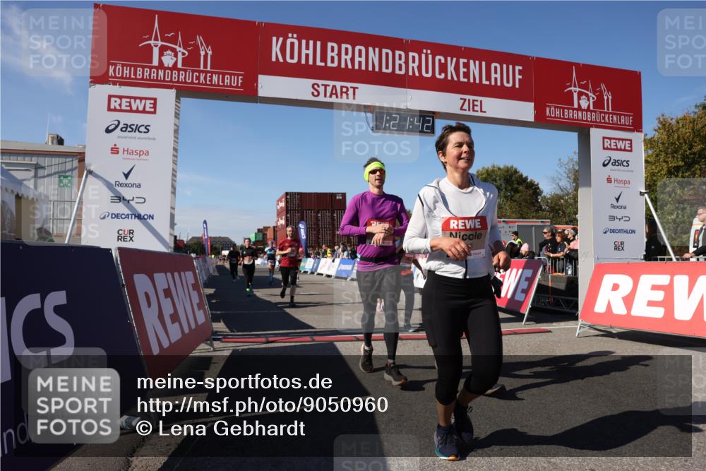 03.10.2025 - Köhlbrandbrückenlauf Lena Gebhardt http://msf.ph/oto/9050960 03.10.2025 13:21:43 Ziel 4064, 4067, 4139, 4519, 4843, 4913, 4979, 5329, 5345, 5458, 5894, 5895, 5901, 5981, 6186, 6662 meine-sportfotos.de