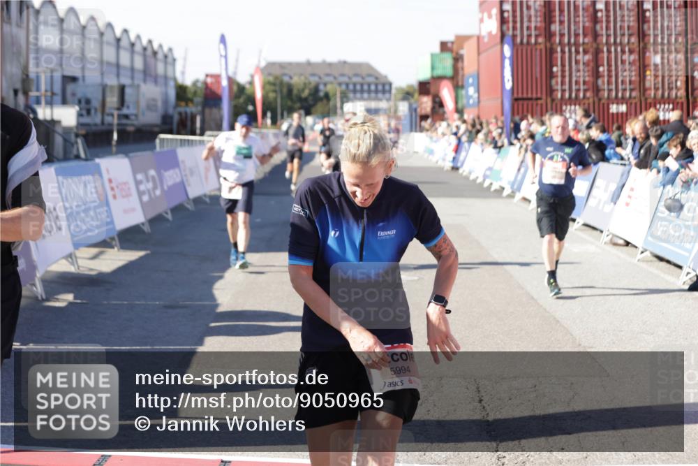 03.10.2025 - Köhlbrandbrückenlauf Jannik Wohlers http://msf.ph/oto/9050965 03.10.2025 13:08:19 Ziel 4307, 4409, 4768, 5243, 5804, 5994, 6021, 6569, 6774, 6824 meine-sportfotos.de