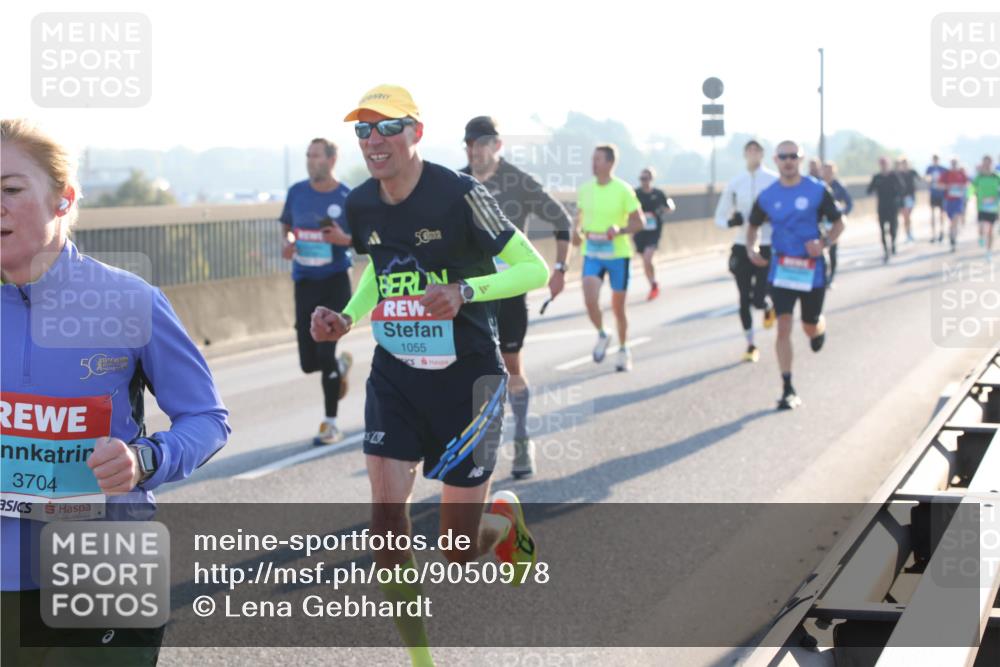 03.10.2025 - Köhlbrandbrückenlauf Lena Gebhardt http://msf.ph/oto/9050978 03.10.2025 09:14:31 Position 1 50, 3704, 1055 meine-sportfotos.de