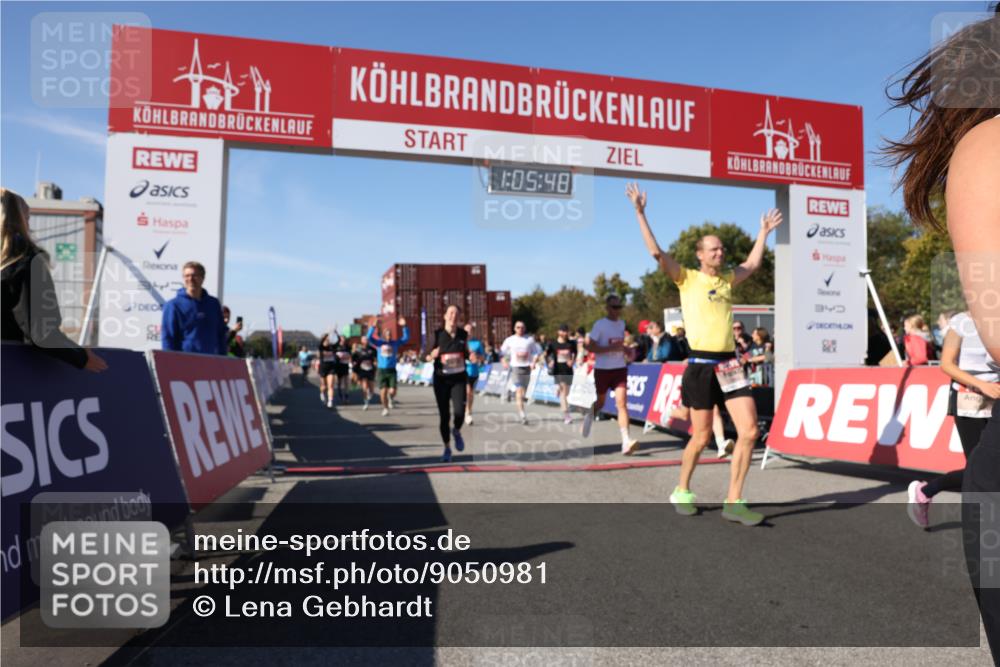 03.10.2025 - Köhlbrandbrückenlauf Lena Gebhardt http://msf.ph/oto/9050981 03.10.2025 13:05:48 Ziel 4066, 4133, 4290, 4296, 4332, 4335, 4336, 4413, 4467, 4564, 4599, 4643, 5676, 5764, 5964, 6631, 6642, 6720, 6786, 6787 meine-sportfotos.de