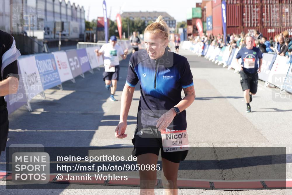 03.10.2025 - Köhlbrandbrückenlauf Jannik Wohlers http://msf.ph/oto/9050985 03.10.2025 13:08:19 Ziel 4307, 4409, 4768, 5243, 5804, 5994, 6021, 6569, 6774, 6824 meine-sportfotos.de