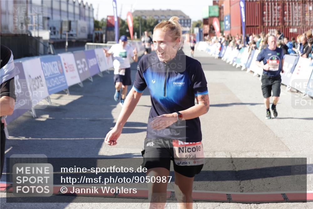 03.10.2025 - Köhlbrandbrückenlauf Jannik Wohlers http://msf.ph/oto/9050987 03.10.2025 13:08:19 Ziel 4307, 4409, 4768, 5243, 5804, 5994, 6021, 6569, 6774, 6824 meine-sportfotos.de