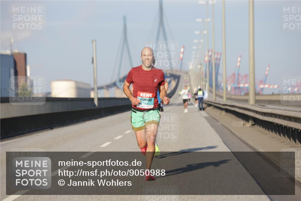 03.10.2025 - Köhlbrandbrückenlauf Jannik Wohlers http://msf.ph/oto/9050988 03.10.2025 09:37:02 Position 3 2968 meine-sportfotos.de