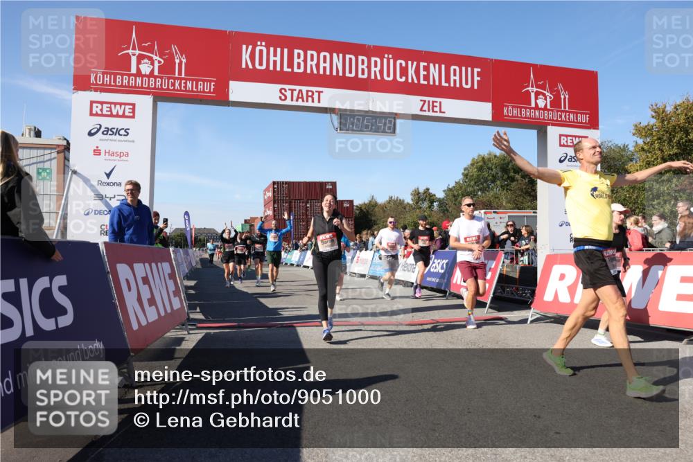 03.10.2025 - Köhlbrandbrückenlauf Lena Gebhardt http://msf.ph/oto/9051000 03.10.2025 13:05:49 Ziel 4066, 4133, 4290, 4296, 4332, 4335, 4336, 4413, 4467, 4564, 4599, 4643, 5676, 5764, 5964, 6631, 6642, 6720, 6786, 6787 meine-sportfotos.de