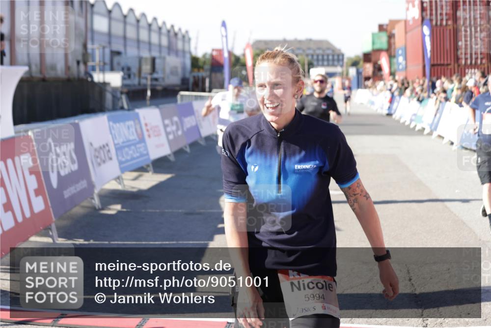 03.10.2025 - Köhlbrandbrückenlauf Jannik Wohlers http://msf.ph/oto/9051001 03.10.2025 13:08:20 Ziel 4307, 4409, 4768, 5243, 5804, 5994, 6021, 6369, 6569, 6824 meine-sportfotos.de