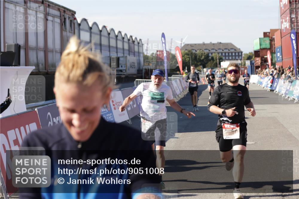 03.10.2025 - Köhlbrandbrückenlauf Jannik Wohlers http://msf.ph/oto/9051008 03.10.2025 13:08:21 Ziel 4307, 4409, 4768, 5243, 5804, 5994, 6021, 6369, 6569 meine-sportfotos.de