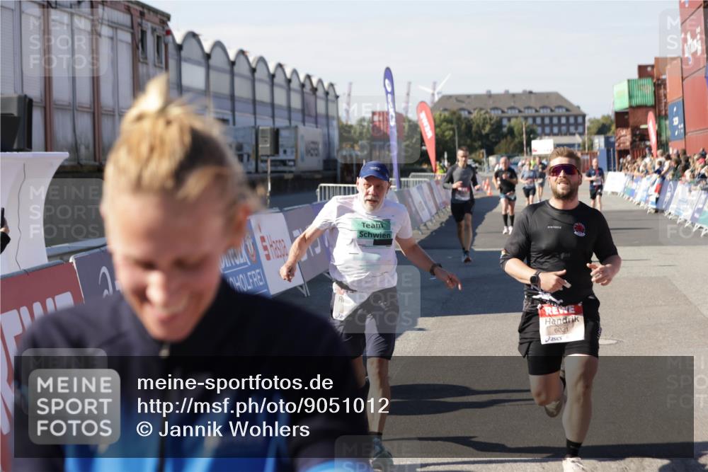 03.10.2025 - Köhlbrandbrückenlauf Jannik Wohlers http://msf.ph/oto/9051012 03.10.2025 13:08:21 Ziel 4307, 4409, 4768, 5243, 5804, 5994, 6021, 6369, 6569 meine-sportfotos.de