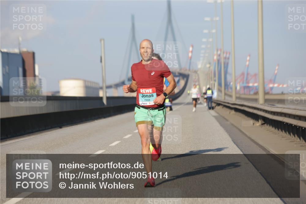 03.10.2025 - Köhlbrandbrückenlauf Jannik Wohlers http://msf.ph/oto/9051014 03.10.2025 09:37:03 Position 3 2968 meine-sportfotos.de