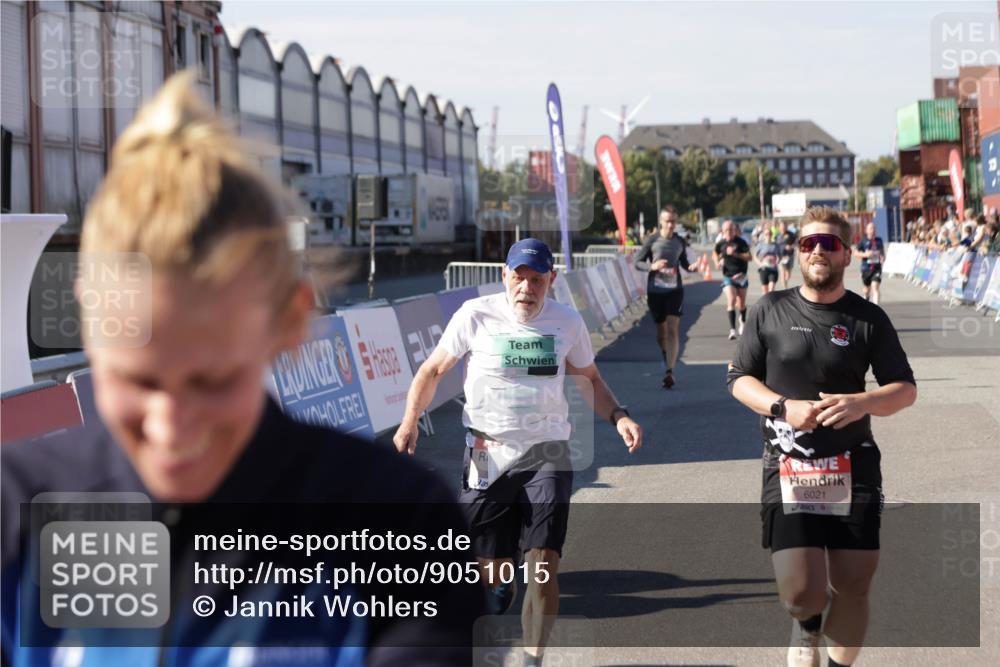 03.10.2025 - Köhlbrandbrückenlauf Jannik Wohlers http://msf.ph/oto/9051015 03.10.2025 13:08:21 Ziel 4307, 4409, 4768, 5243, 5804, 5994, 6021, 6369, 6569 meine-sportfotos.de