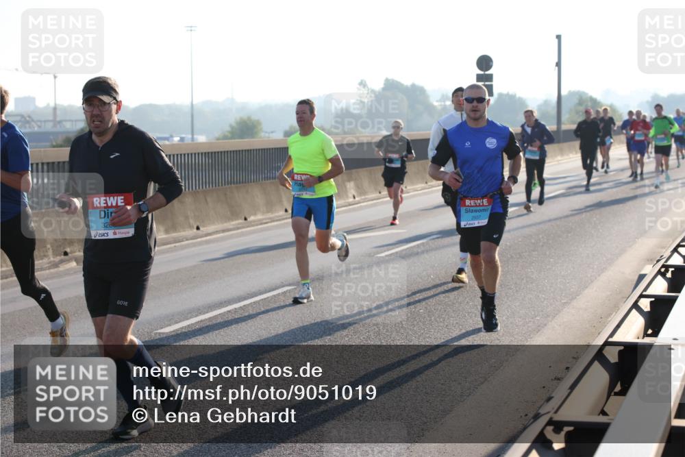 03.10.2025 - Köhlbrandbrückenlauf Lena Gebhardt http://msf.ph/oto/9051019 03.10.2025 09:14:32 Position 1 320, 2937 meine-sportfotos.de