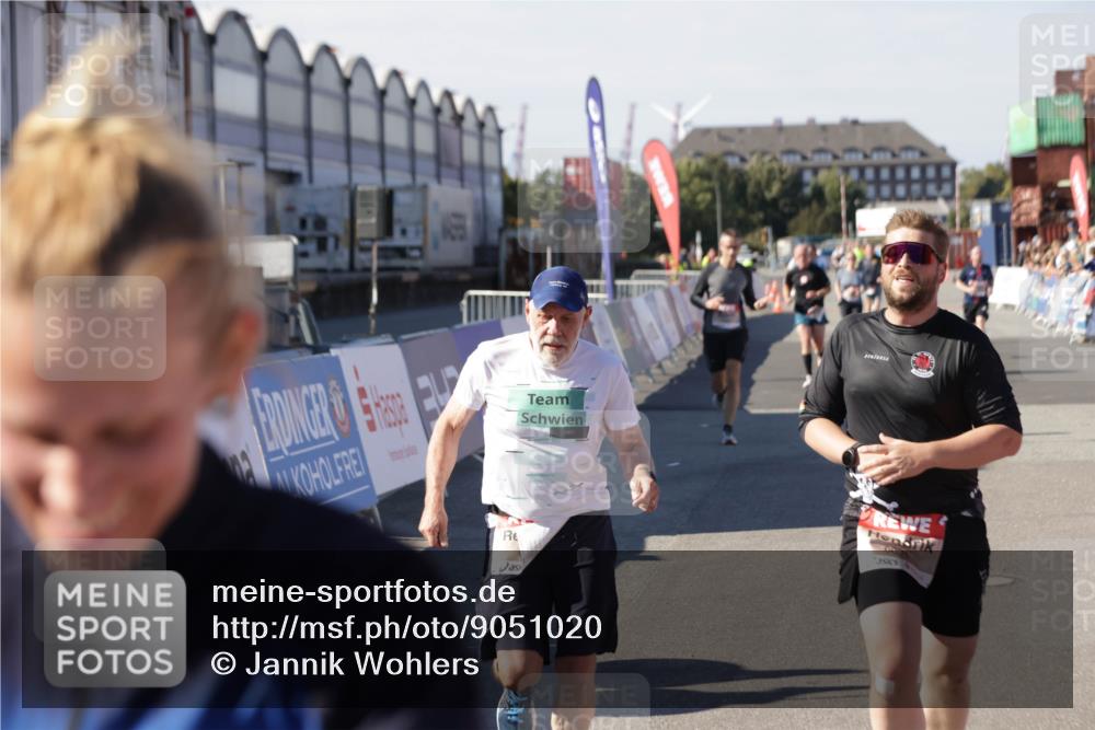 03.10.2025 - Köhlbrandbrückenlauf Jannik Wohlers http://msf.ph/oto/9051020 03.10.2025 13:08:21 Ziel 4307, 4409, 4768, 5243, 5804, 5994, 6021, 6369, 6569 meine-sportfotos.de