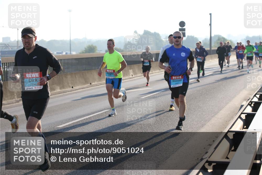 03.10.2025 - Köhlbrandbrückenlauf Lena Gebhardt http://msf.ph/oto/9051024 03.10.2025 09:14:32 Position 1 3288, 2937 meine-sportfotos.de