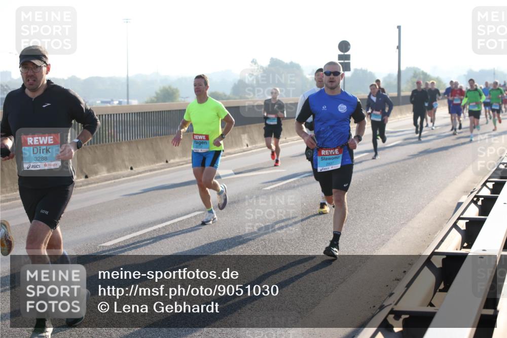 03.10.2025 - Köhlbrandbrückenlauf Lena Gebhardt http://msf.ph/oto/9051030 03.10.2025 09:14:32 Position 1 3288, 2937 meine-sportfotos.de