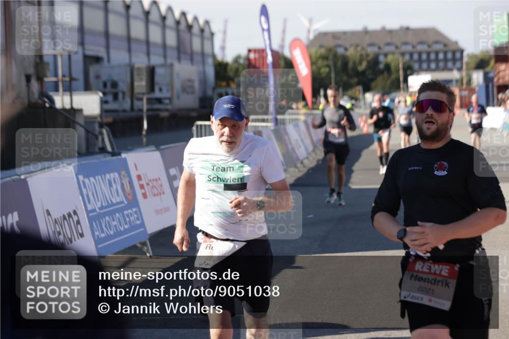 03.10.2025 - Köhlbrandbrückenlauf Jannik Wohlers http://msf.ph/oto/9051038 03.10.2025 13:08:22 Ziel 4307, 4409, 4768, 5243, 5804, 5994, 6021, 6369, 6569 meine-sportfotos.de
