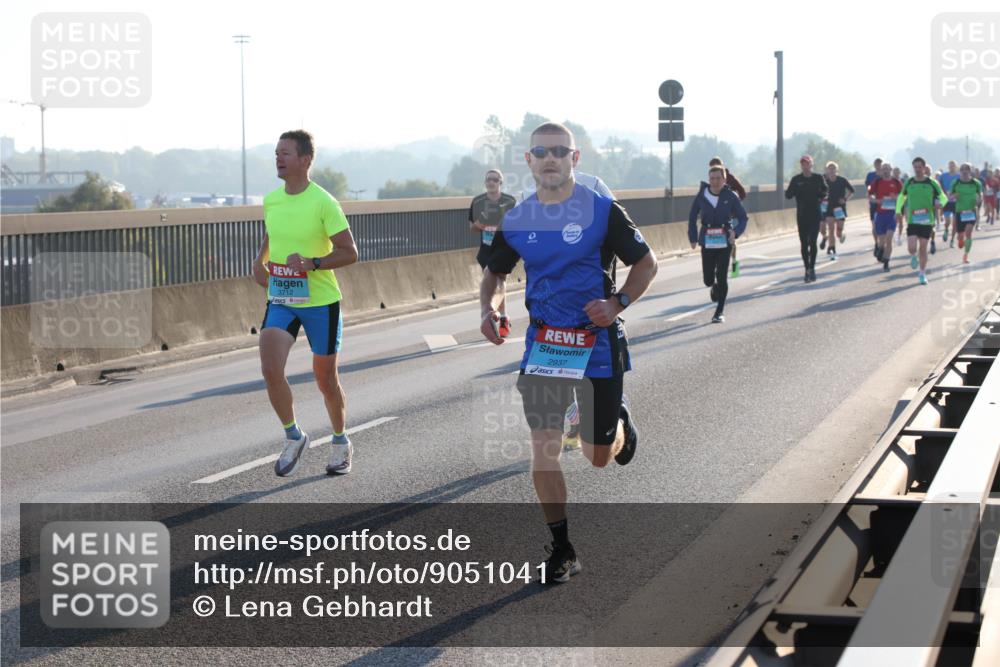 03.10.2025 - Köhlbrandbrückenlauf Lena Gebhardt http://msf.ph/oto/9051041 03.10.2025 09:14:32 Position 1 3712, 2937 meine-sportfotos.de