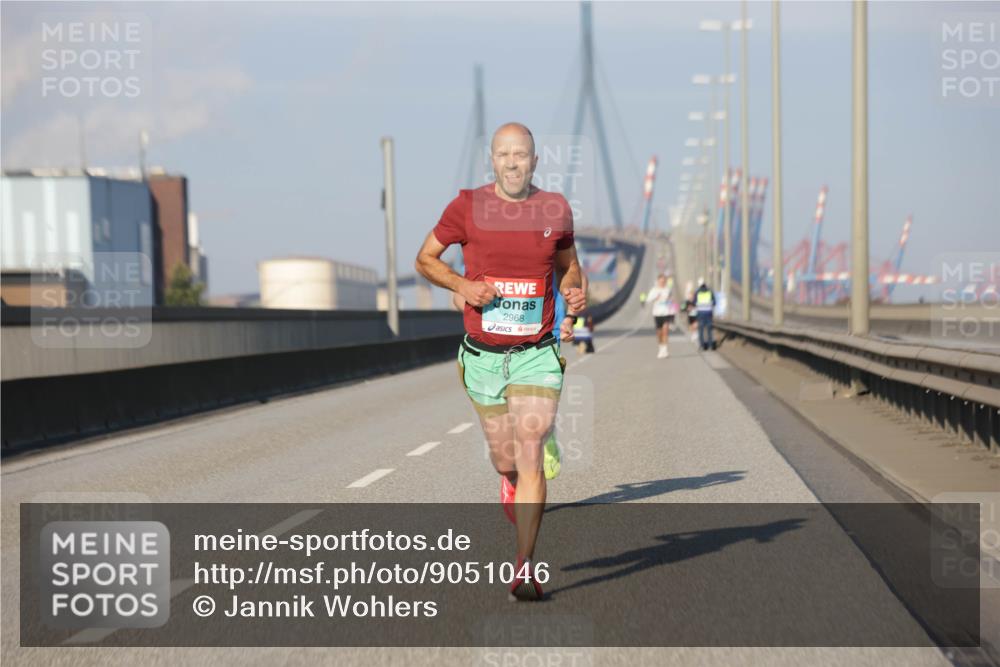 03.10.2025 - Köhlbrandbrückenlauf Jannik Wohlers http://msf.ph/oto/9051046 03.10.2025 09:37:03 Position 3 2968 meine-sportfotos.de