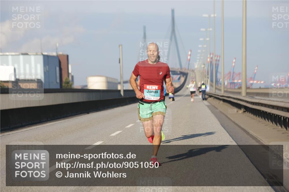 03.10.2025 - Köhlbrandbrückenlauf Jannik Wohlers http://msf.ph/oto/9051050 03.10.2025 09:37:03 Position 3 2968 meine-sportfotos.de