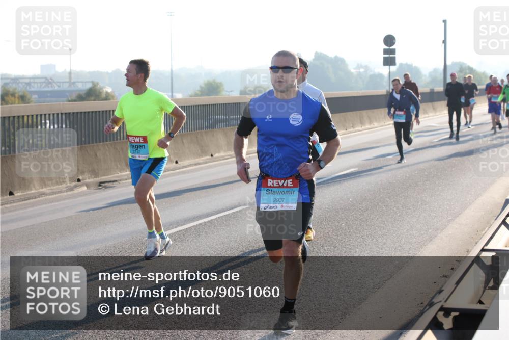 03.10.2025 - Köhlbrandbrückenlauf Lena Gebhardt http://msf.ph/oto/9051060 03.10.2025 09:14:32 Position 1 3712, 2937 meine-sportfotos.de