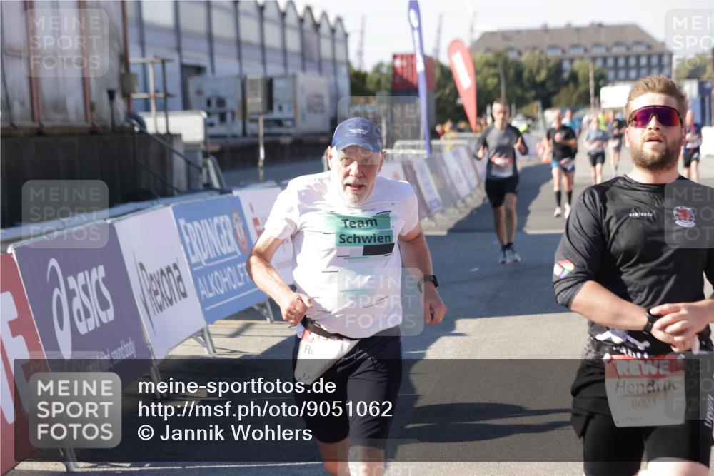 03.10.2025 - Köhlbrandbrückenlauf Jannik Wohlers http://msf.ph/oto/9051062 03.10.2025 13:08:22 Ziel 4307, 4409, 4768, 5243, 5804, 5994, 6021, 6369, 6569 meine-sportfotos.de