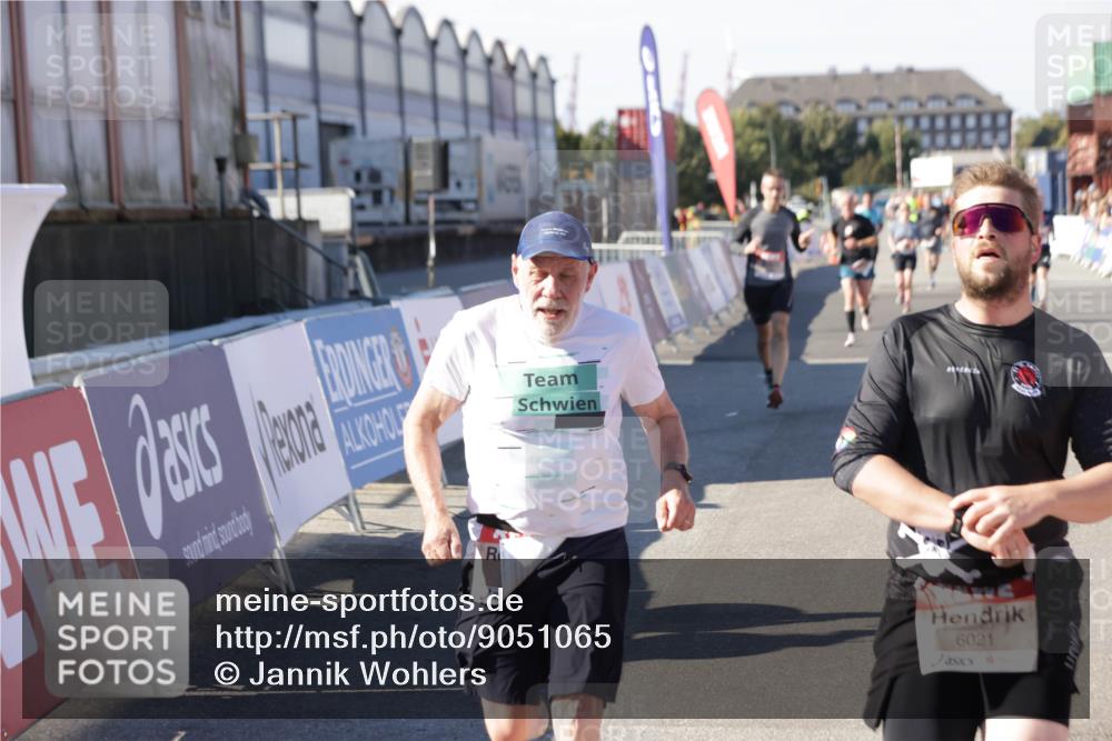 03.10.2025 - Köhlbrandbrückenlauf Jannik Wohlers http://msf.ph/oto/9051065 03.10.2025 13:08:22 Ziel 4307, 4409, 4768, 5243, 5804, 5994, 6021, 6369, 6569 meine-sportfotos.de