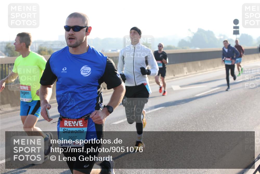 03.10.2025 - Köhlbrandbrückenlauf Lena Gebhardt http://msf.ph/oto/9051076 03.10.2025 09:14:33 Position 1 3712, 2937 meine-sportfotos.de