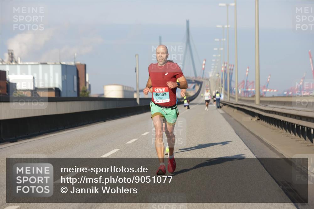 03.10.2025 - Köhlbrandbrückenlauf Jannik Wohlers http://msf.ph/oto/9051077 03.10.2025 09:37:03 Position 3 2968 meine-sportfotos.de