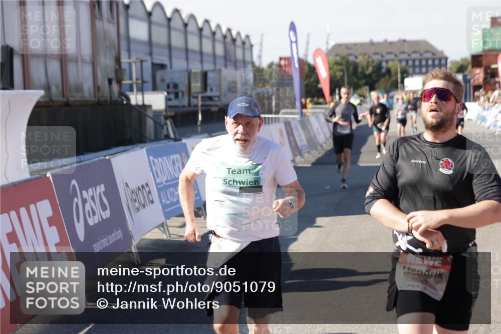 03.10.2025 - Köhlbrandbrückenlauf Jannik Wohlers http://msf.ph/oto/9051079 03.10.2025 13:08:22 Ziel 4307, 4409, 4768, 5243, 5804, 5994, 6021, 6369, 6569 meine-sportfotos.de