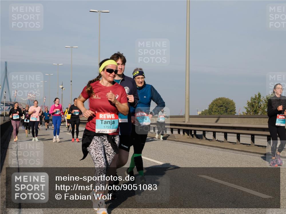 03.10.2025 - Köhlbrandbrückenlauf Fabian Wolf http://msf.ph/oto/9051083 03.10.2025 10:01:36 Position 3 25, 1751, 1576, 1615 meine-sportfotos.de