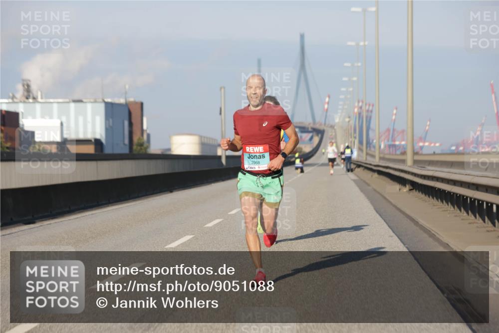 03.10.2025 - Köhlbrandbrückenlauf Jannik Wohlers http://msf.ph/oto/9051088 03.10.2025 09:37:03 Position 3 2968 meine-sportfotos.de