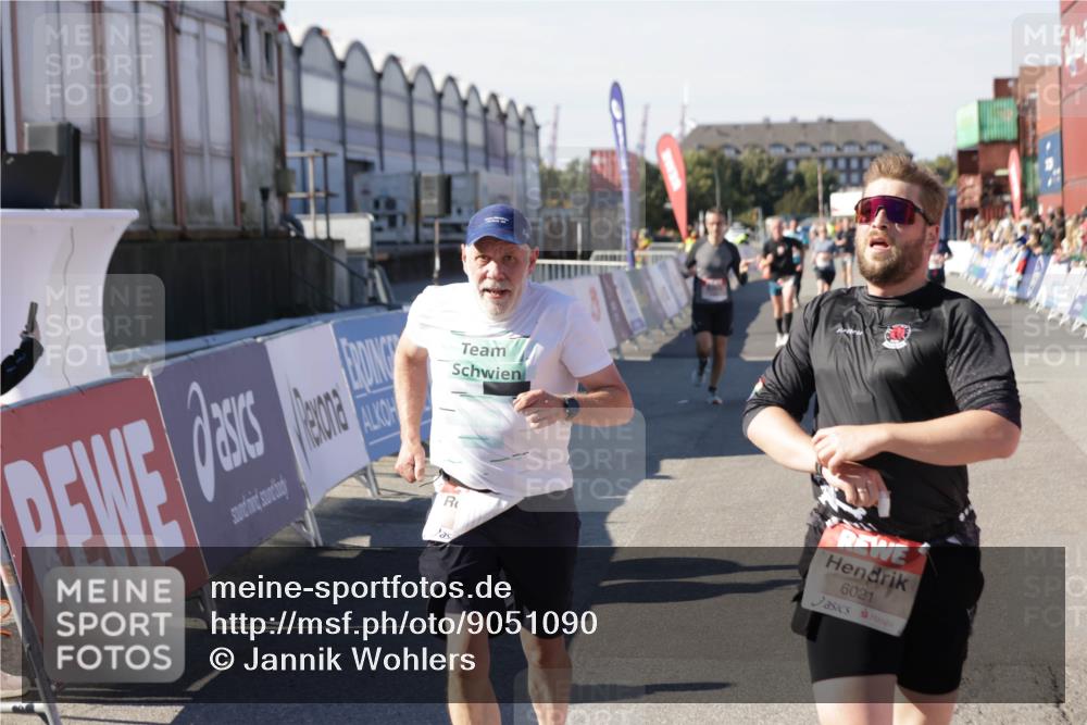 03.10.2025 - Köhlbrandbrückenlauf Jannik Wohlers http://msf.ph/oto/9051090 03.10.2025 13:08:22 Ziel 4307, 4409, 4768, 5243, 5804, 5994, 6021, 6369, 6569 meine-sportfotos.de