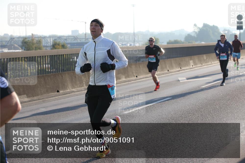 03.10.2025 - Köhlbrandbrückenlauf Lena Gebhardt http://msf.ph/oto/9051091 03.10.2025 09:14:33 Position 1  meine-sportfotos.de