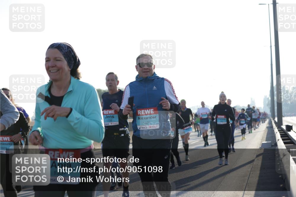 03.10.2025 - Köhlbrandbrückenlauf Jannik Wohlers http://msf.ph/oto/9051098 03.10.2025 09:19:00 Position 3 1603, 1337, 1739, 1371 meine-sportfotos.de