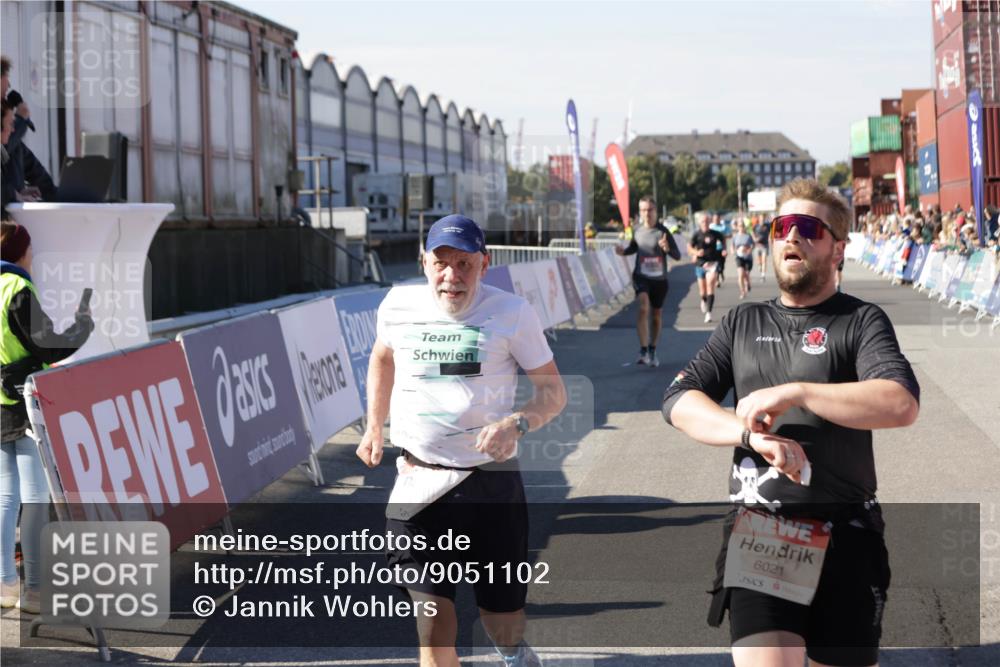 03.10.2025 - Köhlbrandbrückenlauf Jannik Wohlers http://msf.ph/oto/9051102 03.10.2025 13:08:22 Ziel 4307, 4409, 4768, 5243, 5804, 5994, 6021, 6369, 6569 meine-sportfotos.de