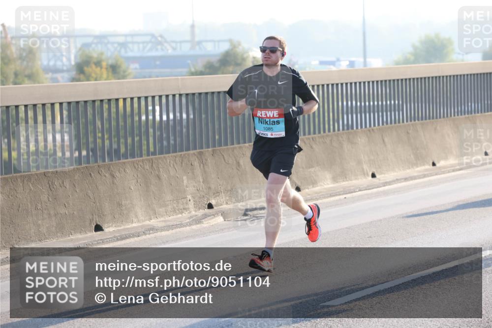 03.10.2025 - Köhlbrandbrückenlauf Lena Gebhardt http://msf.ph/oto/9051104 03.10.2025 09:14:34 Position 1 1085 meine-sportfotos.de
