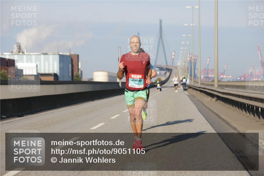 03.10.2025 - Köhlbrandbrückenlauf Jannik Wohlers http://msf.ph/oto/9051105 03.10.2025 09:37:04 Position 3 2968 meine-sportfotos.de