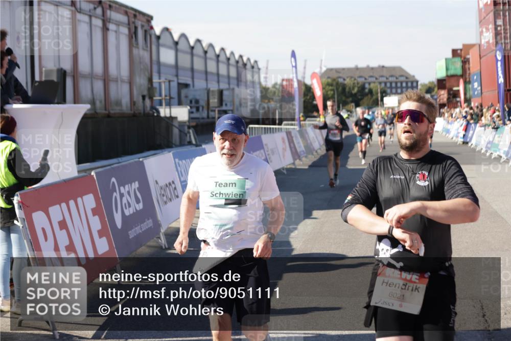 03.10.2025 - Köhlbrandbrückenlauf Jannik Wohlers http://msf.ph/oto/9051111 03.10.2025 13:08:22 Ziel 4307, 4409, 4768, 5243, 5804, 5994, 6021, 6369, 6569 meine-sportfotos.de