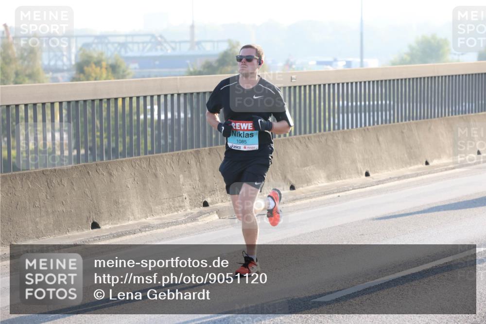 03.10.2025 - Köhlbrandbrückenlauf Lena Gebhardt http://msf.ph/oto/9051120 03.10.2025 09:14:34 Position 1 1085 meine-sportfotos.de